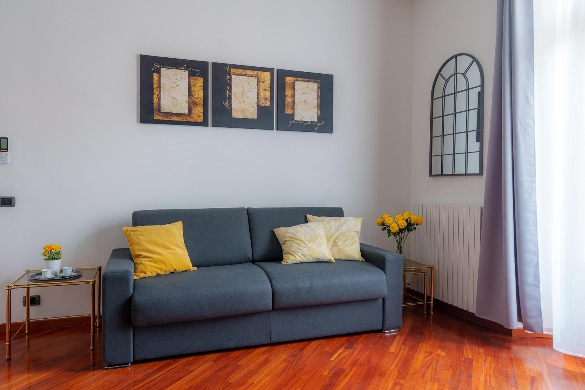 Rent Apartment - Porta Venezia-Luxury Apartment, Milan
